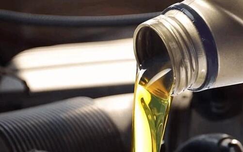 車主在機油粘度上有很多可供選擇的原因是什么？
